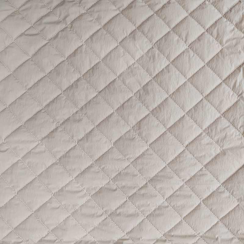 Diamond Pattern White Pre Quilted Fabric Manufacturer